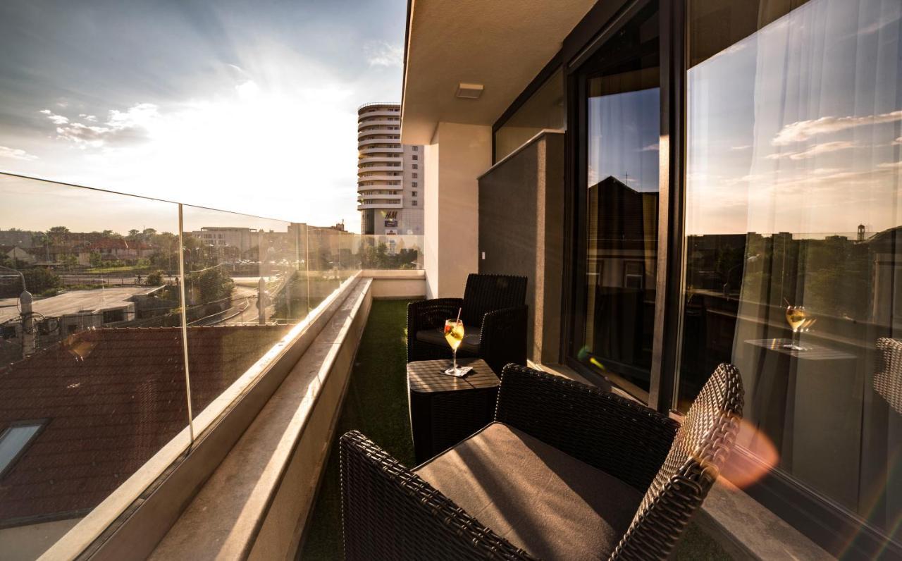 Lira Holiday Apartments Satu Mare Luaran gambar
