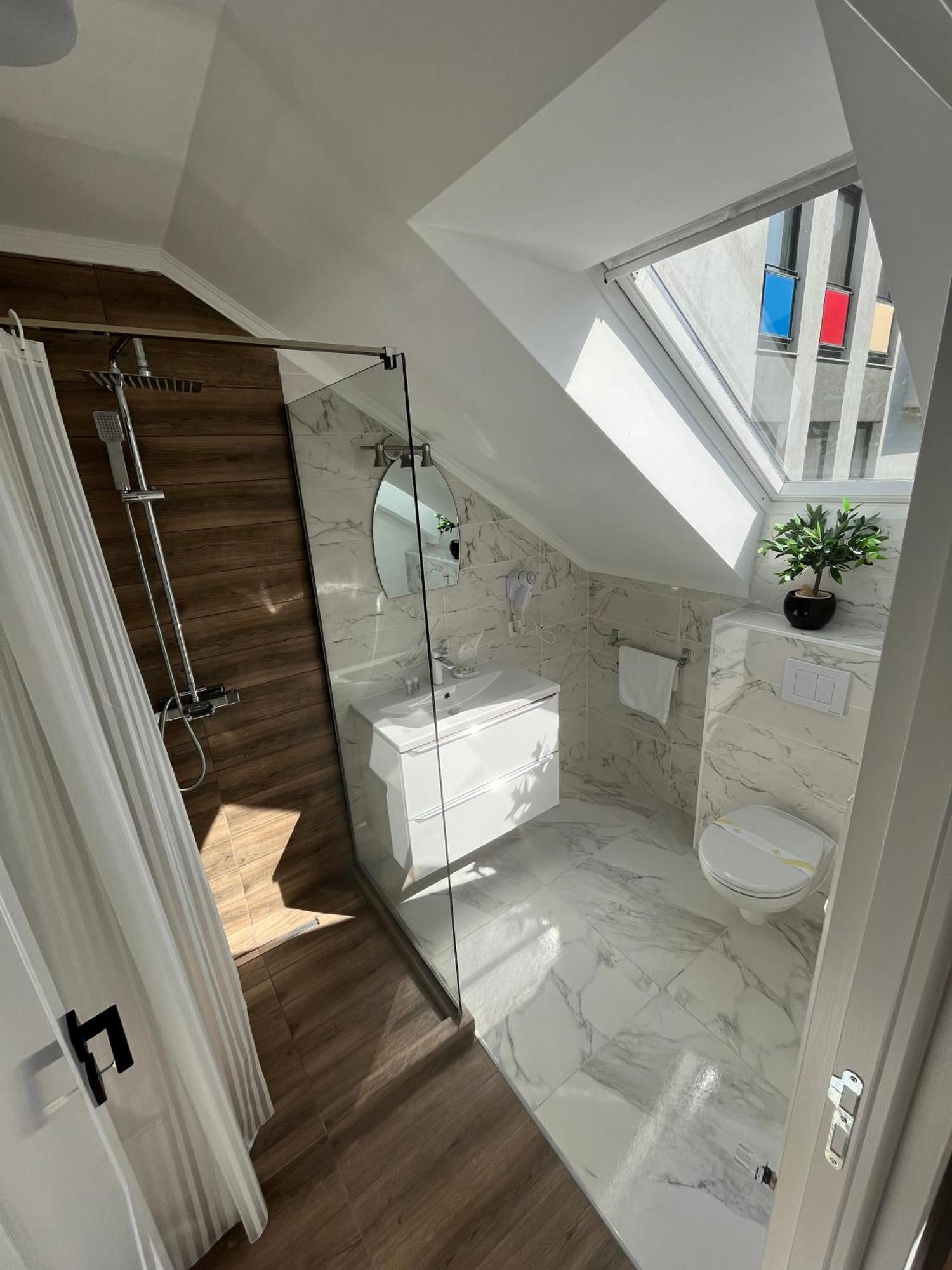 Lira Holiday Apartments Satu Mare Luaran gambar